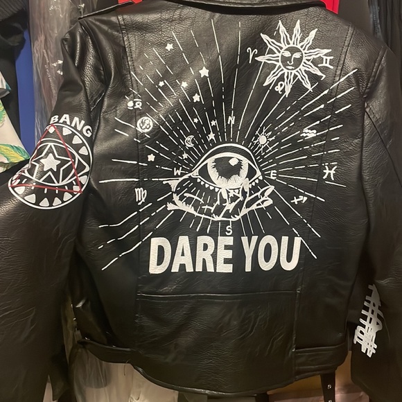 Black jacket size small… watch 90day fiancé? It’s the jacket Yara wore!! - Picture 2 of 5